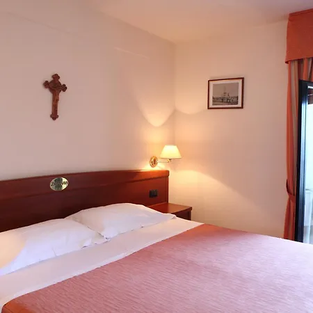 Za Maria Santo Stefano di Camastra