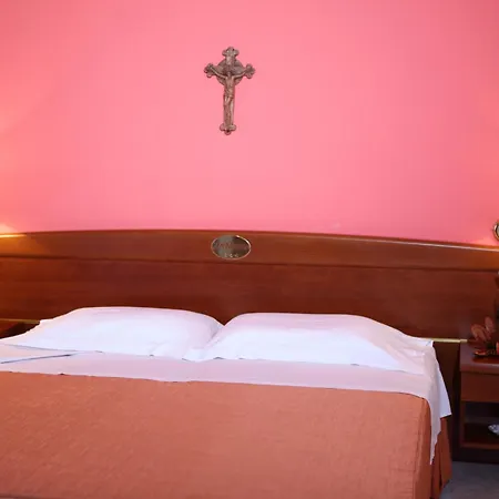 Za Maria Santo Stefano di Camastra